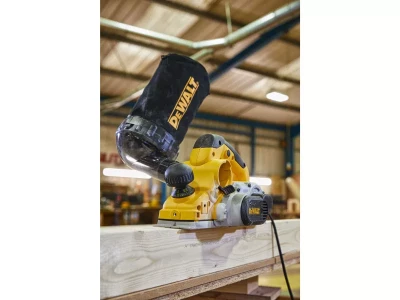 Gyalugép 1050W kofferban - Dewalt