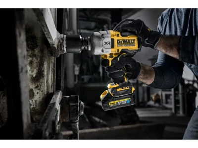 Nagy nyomatékú ütvecsavarozó - Dewalt